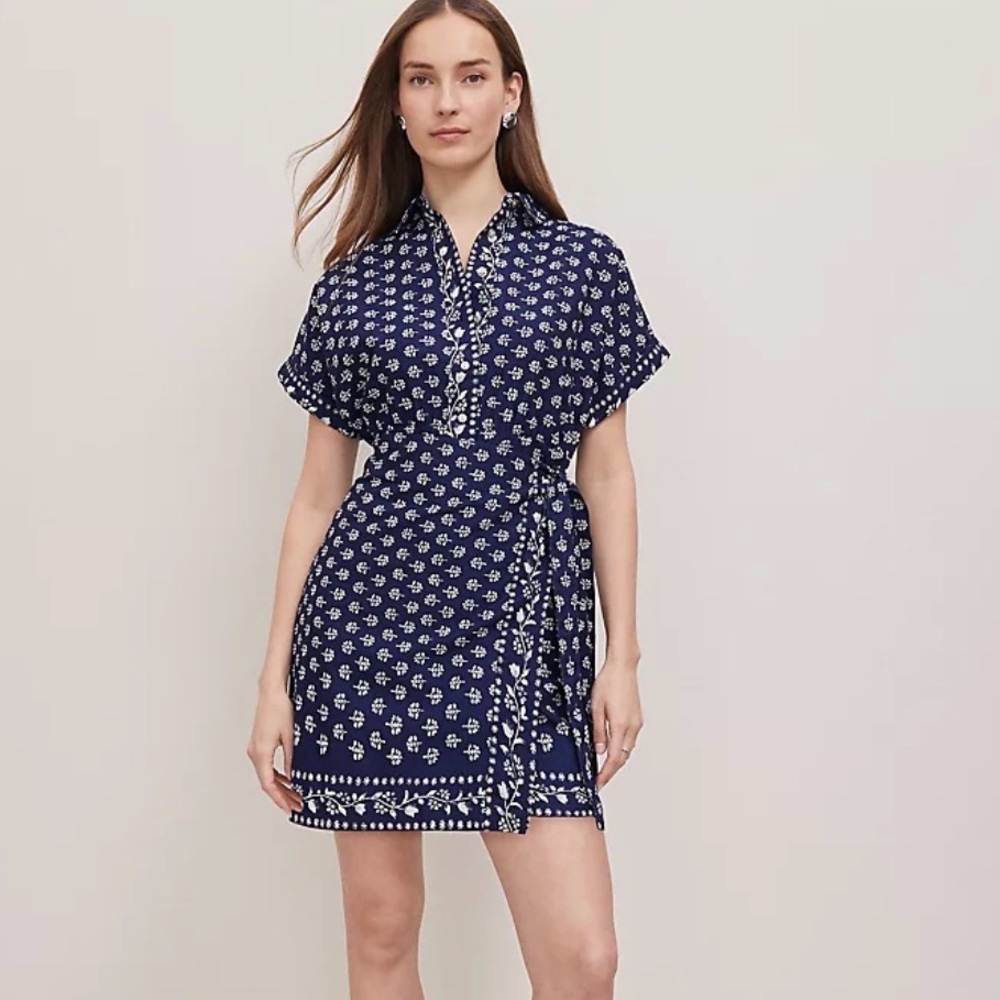 EUC! Ann Taylor Weekend Collection Petaled Wrap Shirtdress | Size 8